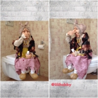 Кукла Баба Яга с туалетной бумагой